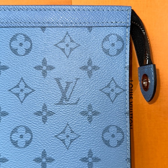 Authentic Louis Vuitton Pochette Voyage MM limited edition 2021 - Picture 2 of 16